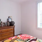 Bright Apartment With Balcony In Paris 20Th